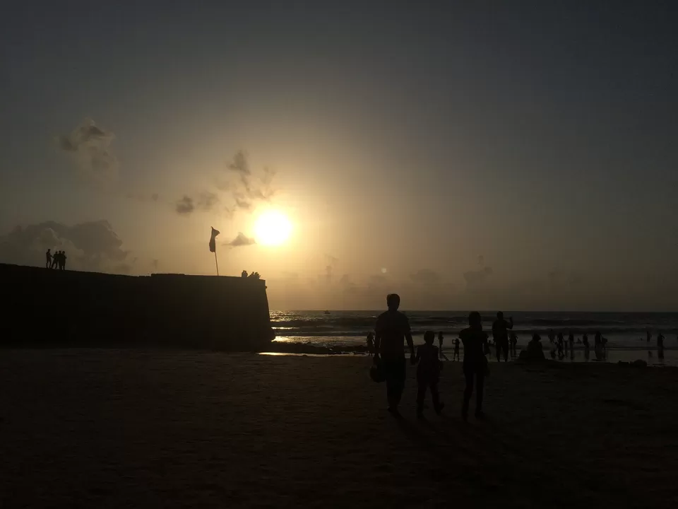 Photo of Sinquerium Beach, Candolim, Goa, India by Priyanka Tawaniya