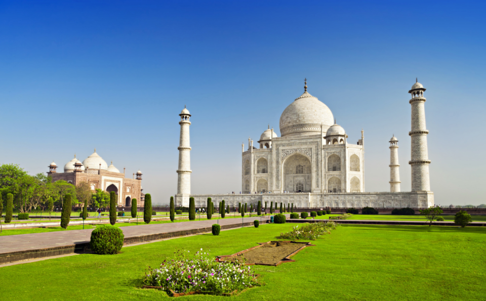 Photo of A Trip To Taj Mahal: Discovering Historic Wonder Of India 1/3 by Shubham Varshney