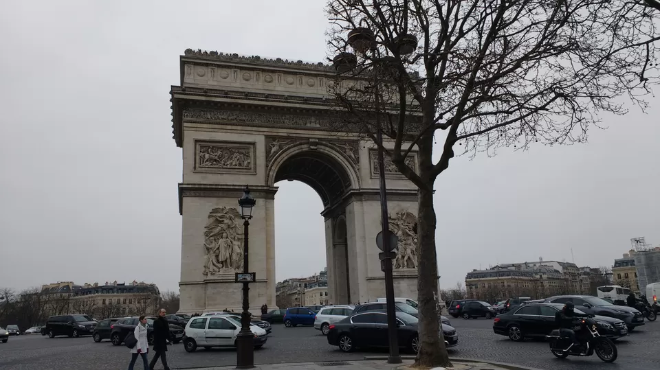 Photo of Arc de Triomphe, Paris, France by Abha Singh