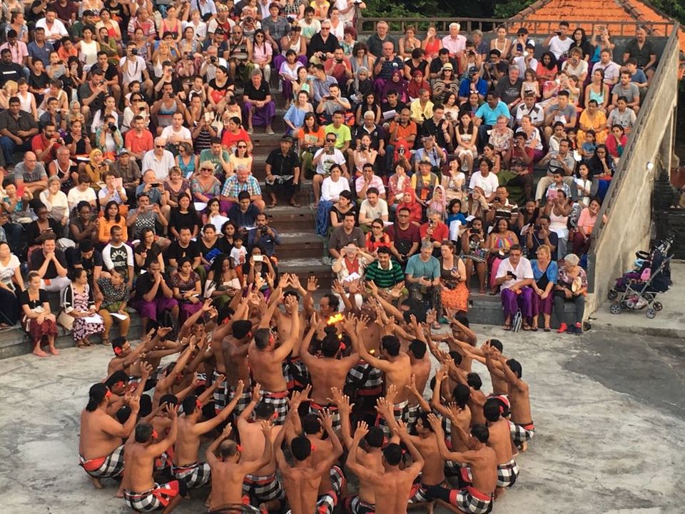 Photo of Uluwatu Temple, Pecatu, Badung Regency, Bali, Indonesia by Vrushali Ketkar