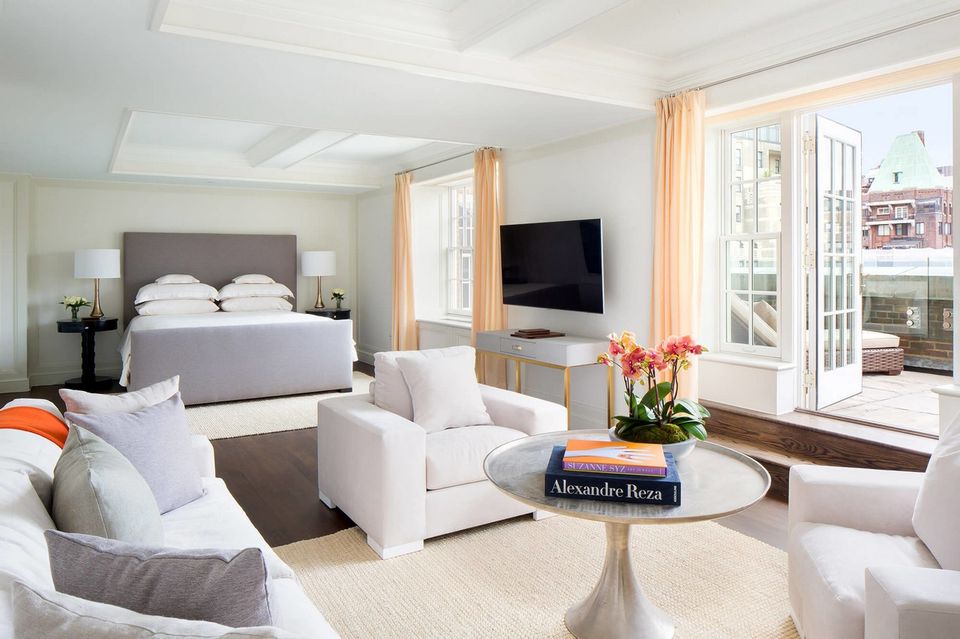 Photo of Top 10 Most Luxurious Suites In The World 1/12 by Isha Anandpura