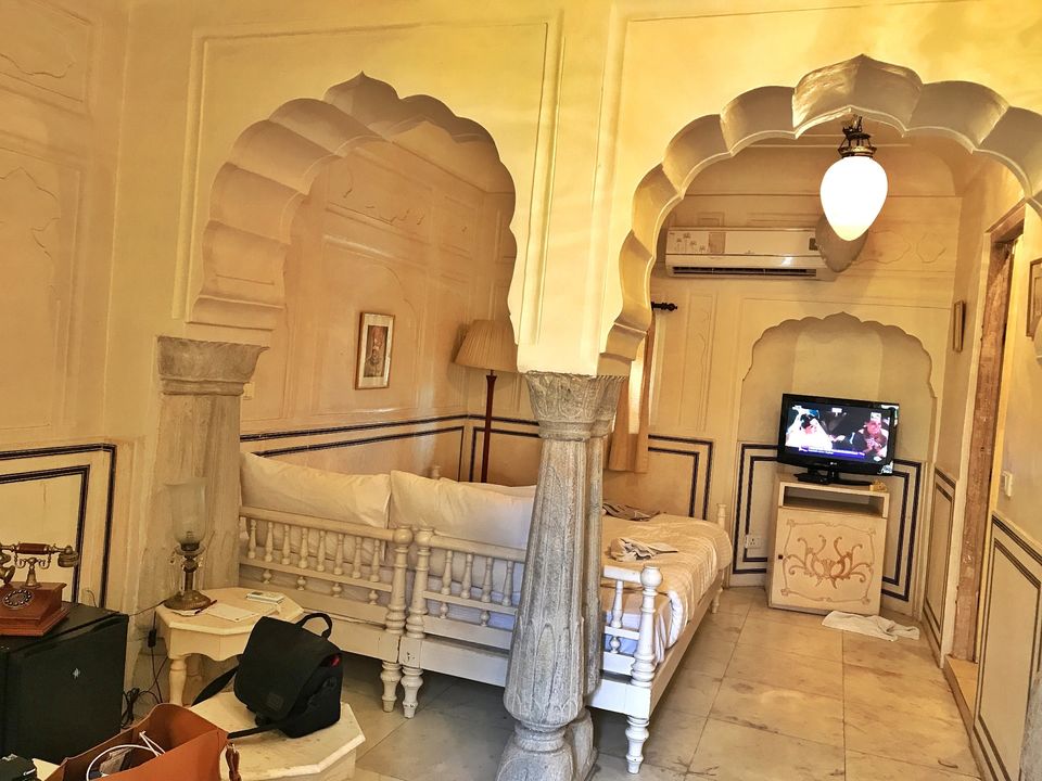 Photo of Chomu Palace: Jaipur 12/29 by Isha Anandpura