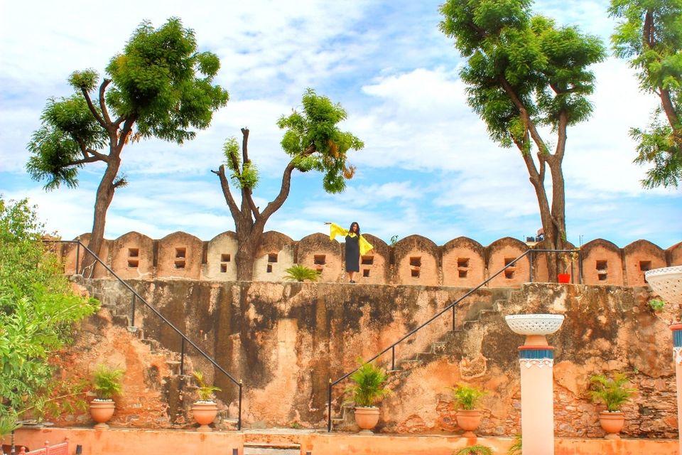 Photo of Chomu Palace: Jaipur 22/29 by Isha Anandpura
