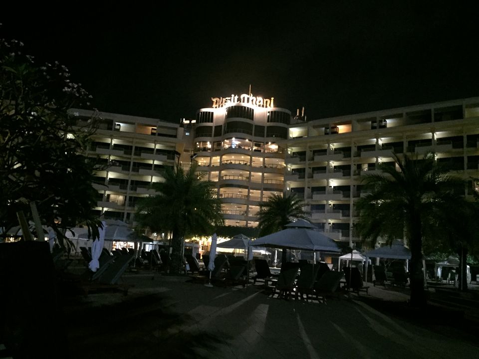 Photo of Dusit Thani Pattaya hotel Beach Road Pattaya City Chon Buri Thailand by Manvi Deshwal
