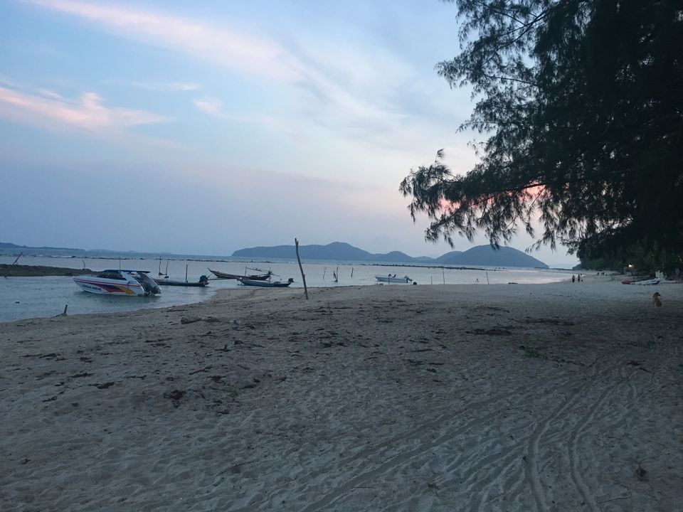 Photo of Ark Bar, ตำบล บ่อผุด Ko Samui District, Surat Thani, Thailand by Avantika Das