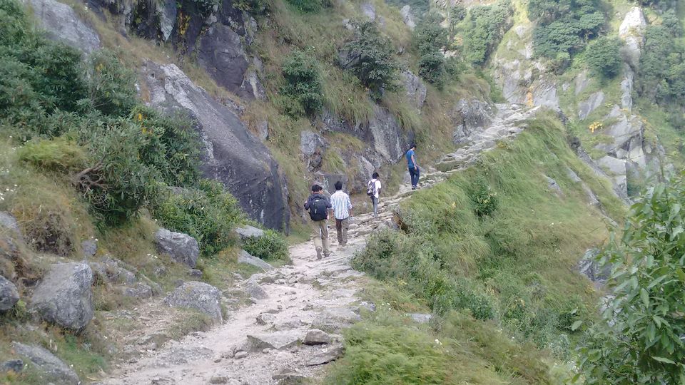 Photo of Dharamkot Road, Bhagsu Nag, McLeod Ganj, Himachal Pradesh, India by Ashish Chainani