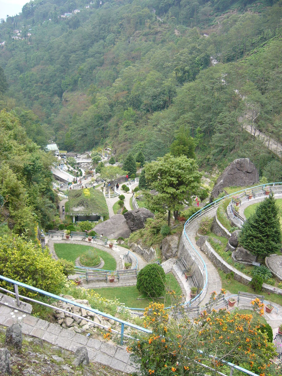 Photo of Darjeeling, West Bengal, India by Tripoto