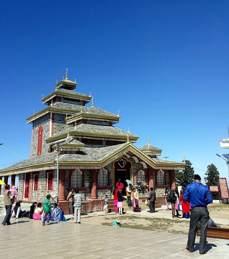 Photo of Surkhanda Devi Temple, Saklana Range, Uttarakhand, India by Aastha Sharma