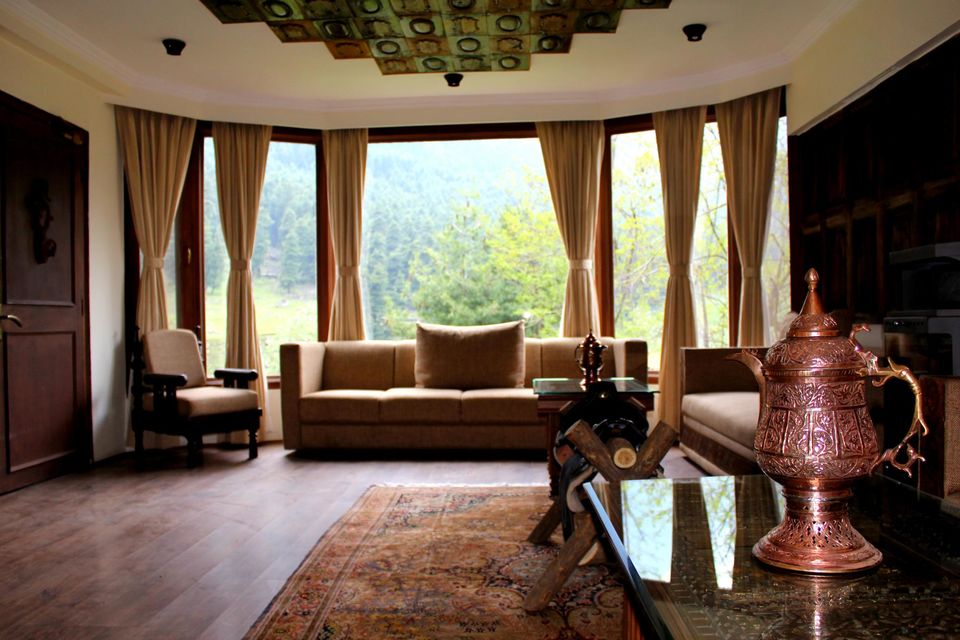 Photo of Heading to Pahalgam This Winter? You've Got to Stay at This Cozy River-Facing Boutique Property! 3/4 by Yashodhara Roy