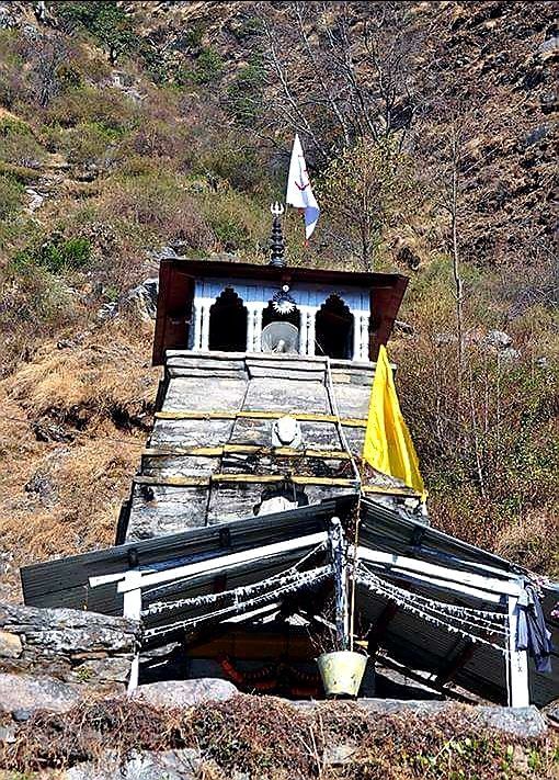 Photo of Best place to pitch your camp and indulge in the beautiful vistas around - Deoria Tal by Roads Unexplored