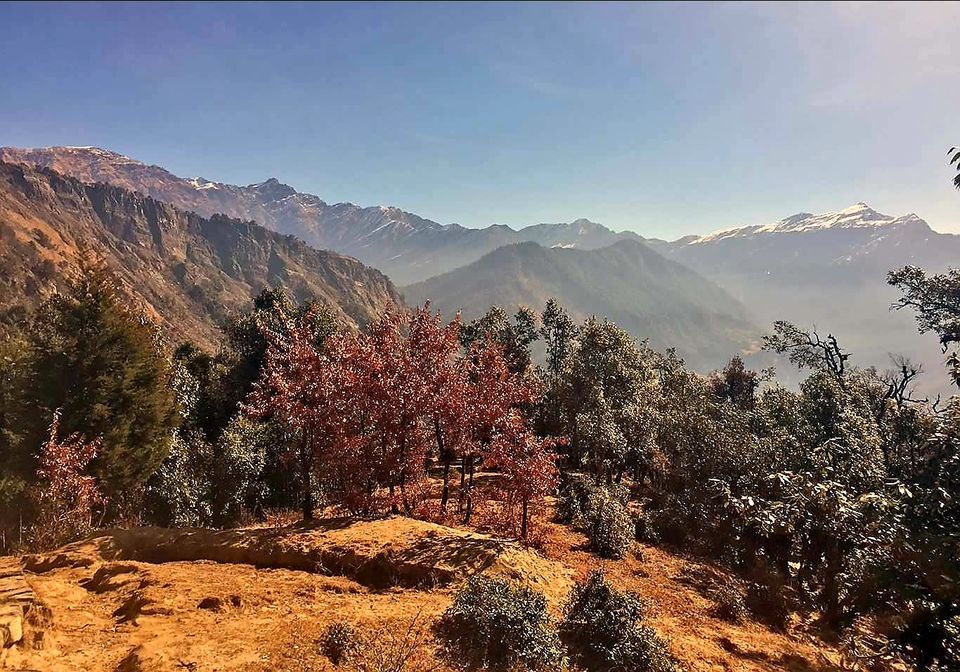 Photo of Best place to pitch your camp and indulge in the beautiful vistas around - Deoria Tal by Roads Unexplored