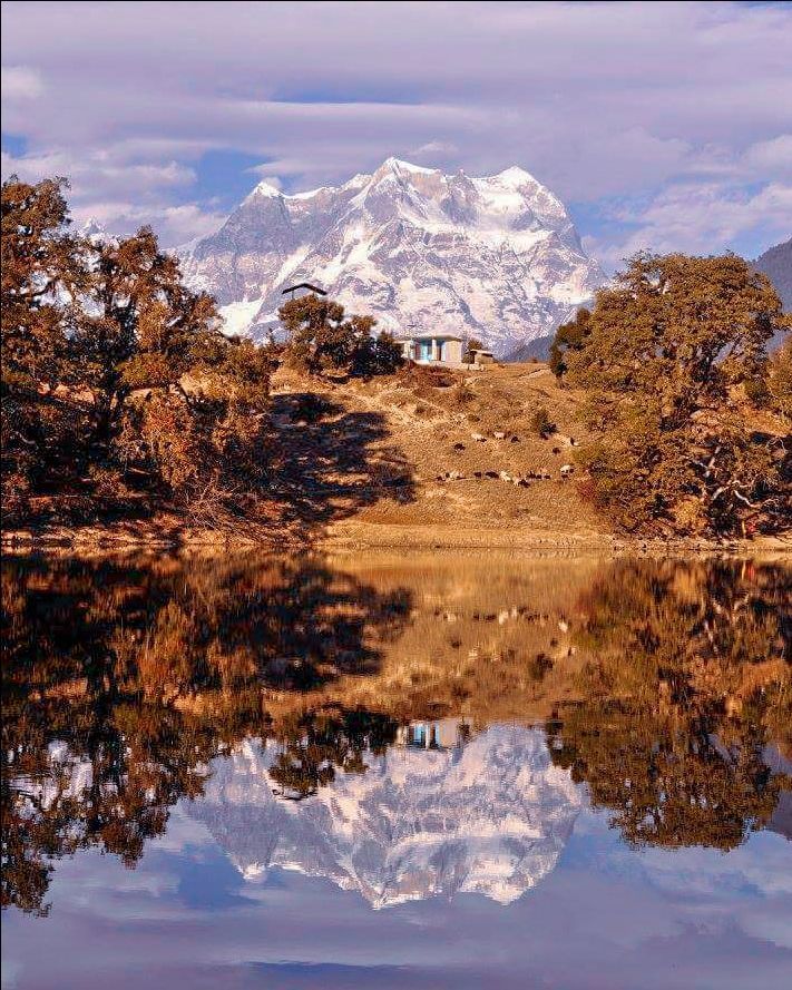 Photo of Best place to pitch your camp and indulge in the beautiful vistas around - Deoria Tal by Roads Unexplored