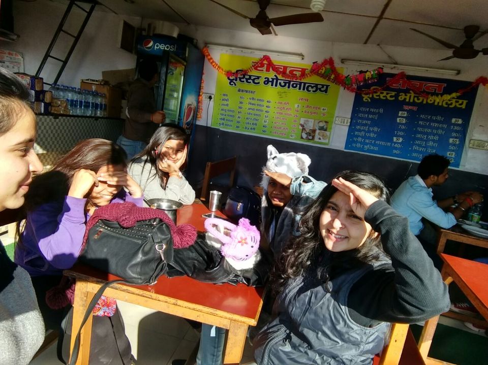 Photo of The Mall Road, Mussoorie, Uttarakhand, India by Nishtha Walia