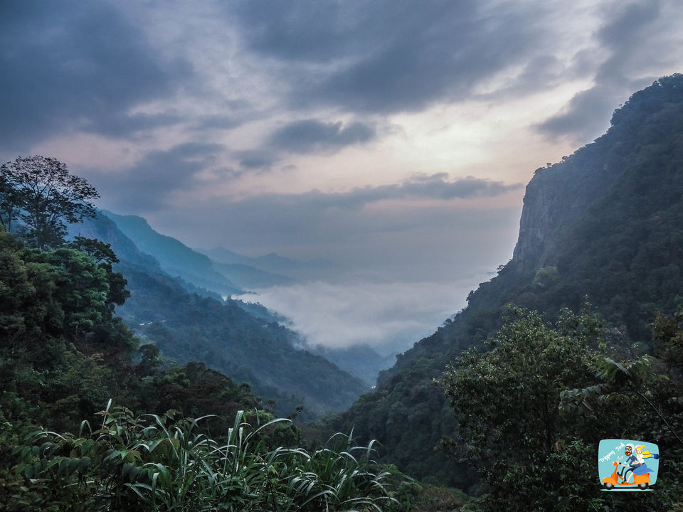 Photo of Exotic sunrise up on the hills — Coonoor by Trip Jodi