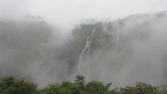 Photo of Jog Falls / Gerosoppa Falls 2/2 by Kaushik Rao