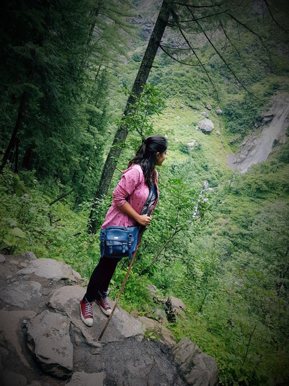 Photo of KheerGanga Waterfall - Half way, Kullu, Himachal Pradesh, India by Sumedha Dogra
