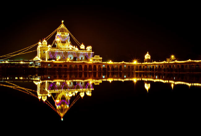 Photo of Historical Gurudwara Sahib ( Sikh Temple ) in Delhi by Mohit Singh Arora