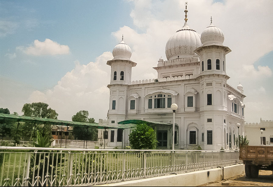 Photo of Historical Gurudwara Sahib ( Sikh Temple ) in Delhi 14/22 by Mohit Singh Arora
