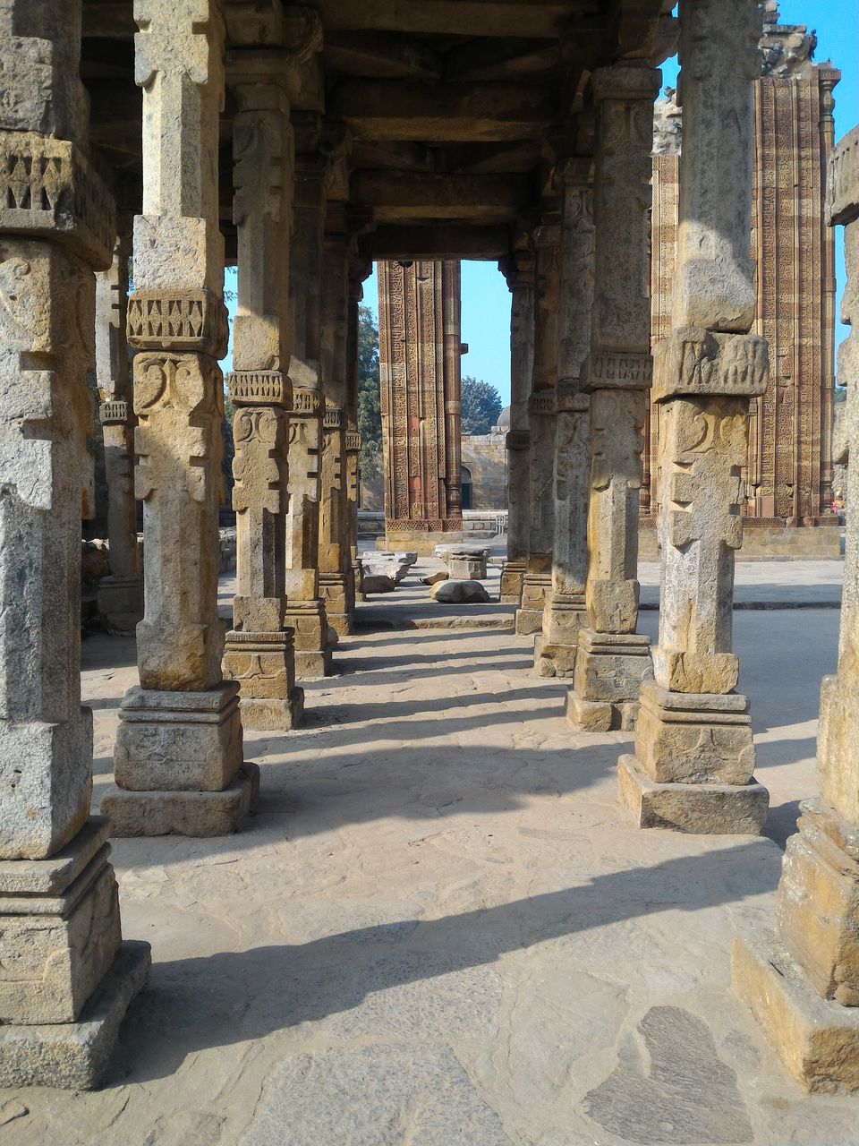 Photo of History Unveiled : Qutub Minar and Iron Pillar of Delhi , #photoblog 6/30 by Mohit Singh Arora