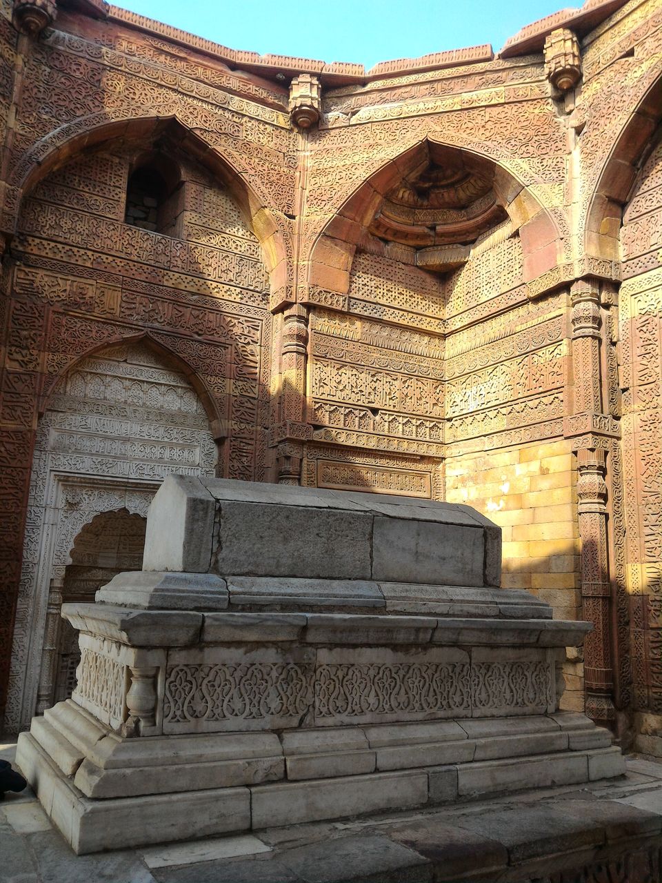 Photo of History Unveiled : Qutub Minar and Iron Pillar of Delhi , #photoblog 11/30 by Mohit Singh Arora