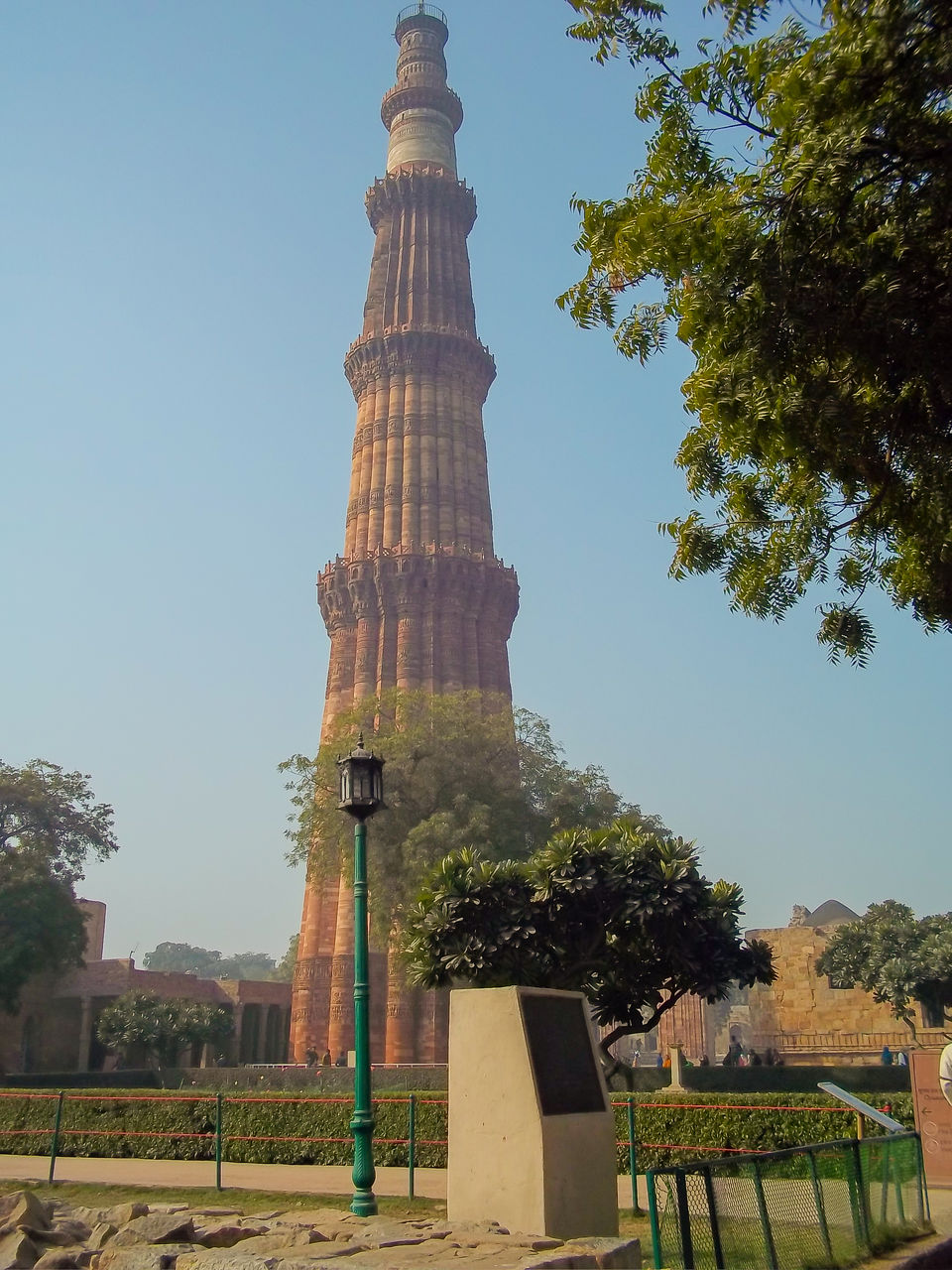 Photo of History Unveiled : Qutub Minar and Iron Pillar of Delhi , #photoblog 17/30 by Mohit Singh Arora