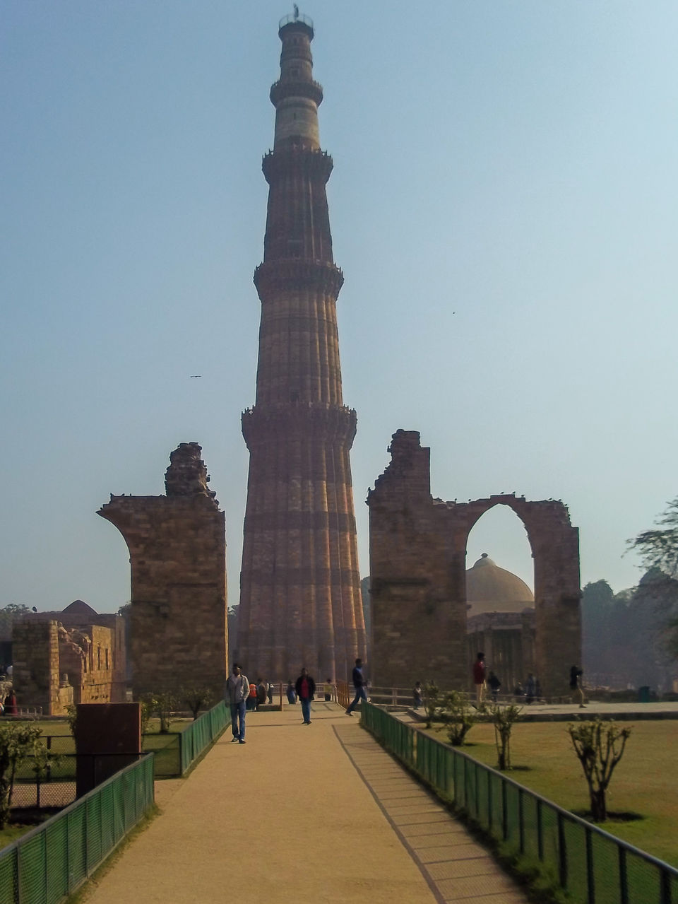 Photo of History Unveiled : Qutub Minar and Iron Pillar of Delhi , #photoblog 26/30 by Mohit Singh Arora
