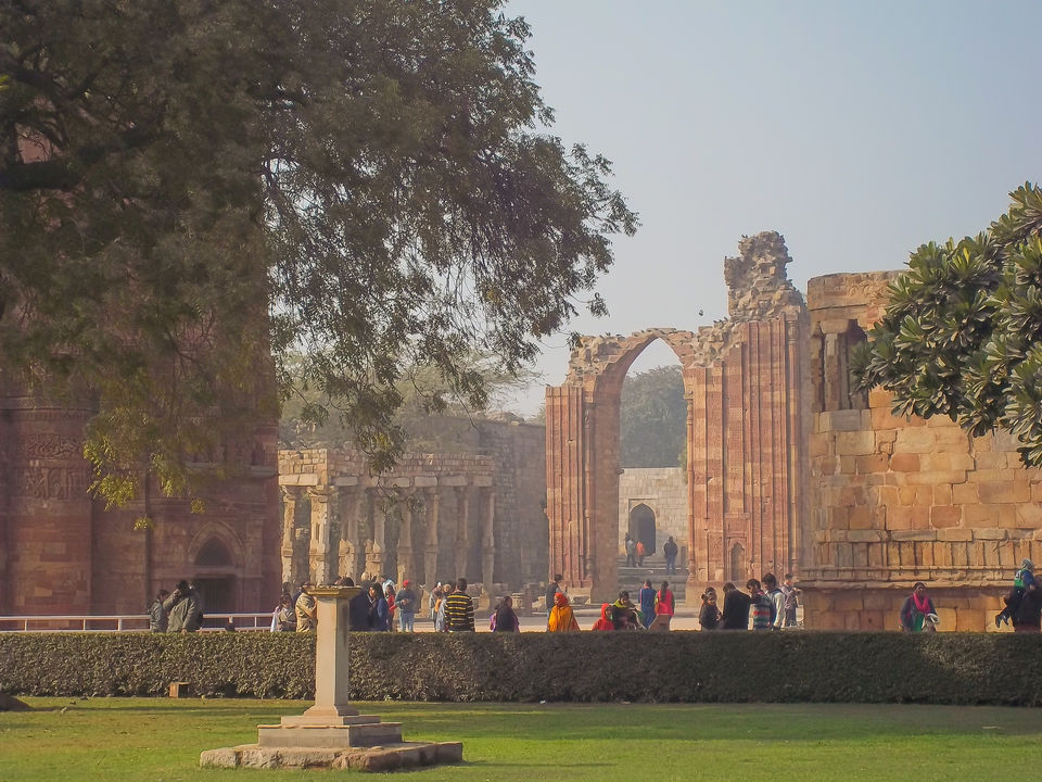 Photo of History Unveiled : Qutub Minar and Iron Pillar of Delhi , #photoblog 18/30 by Mohit Singh Arora