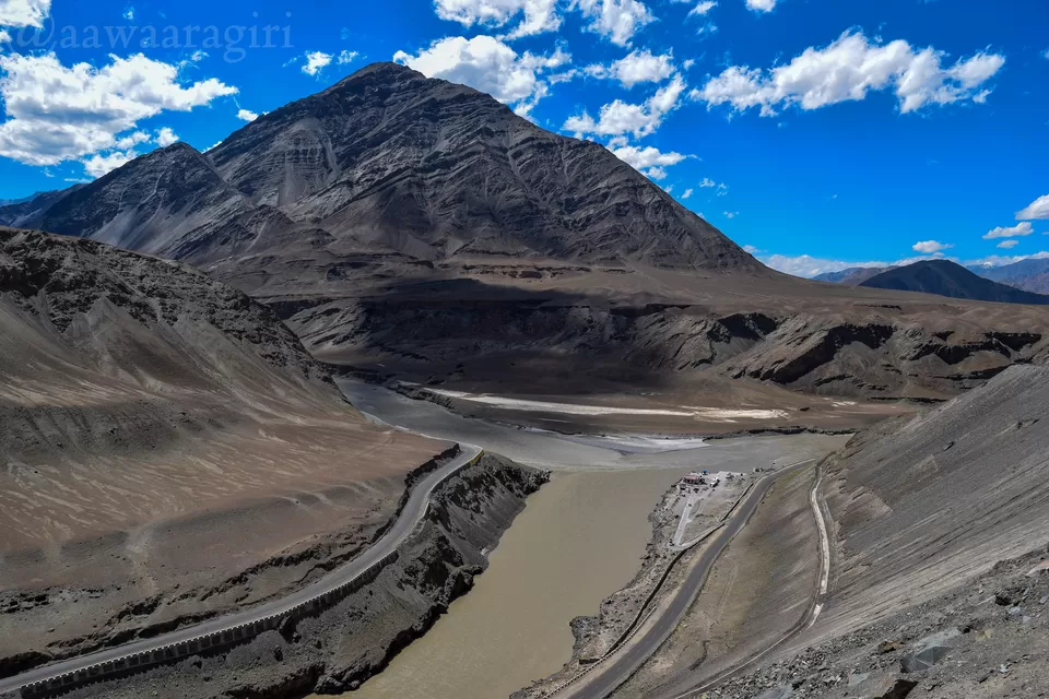 Photo of Confluence of Indus(right)and Zanskar(left) by aawaaragiri