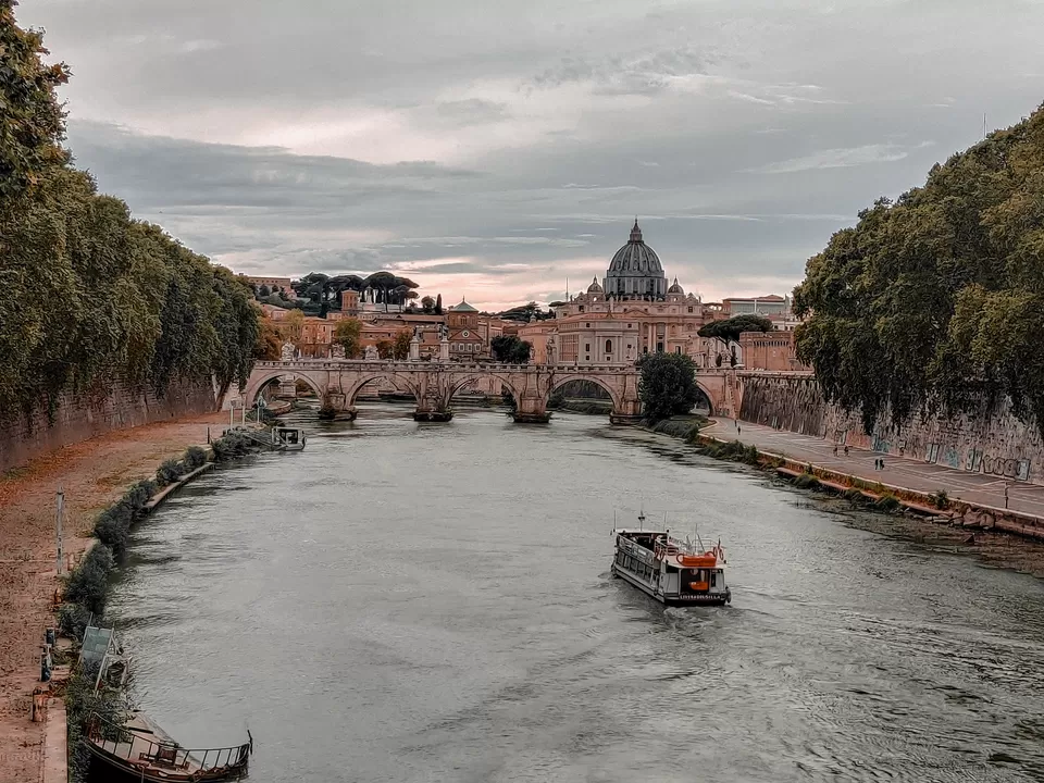 Photo of Sant'Angelo Bridge, Ponte Sant'Angelo, Rome, Metropolitan City of Rome, Italy by Explore_with_Mohini