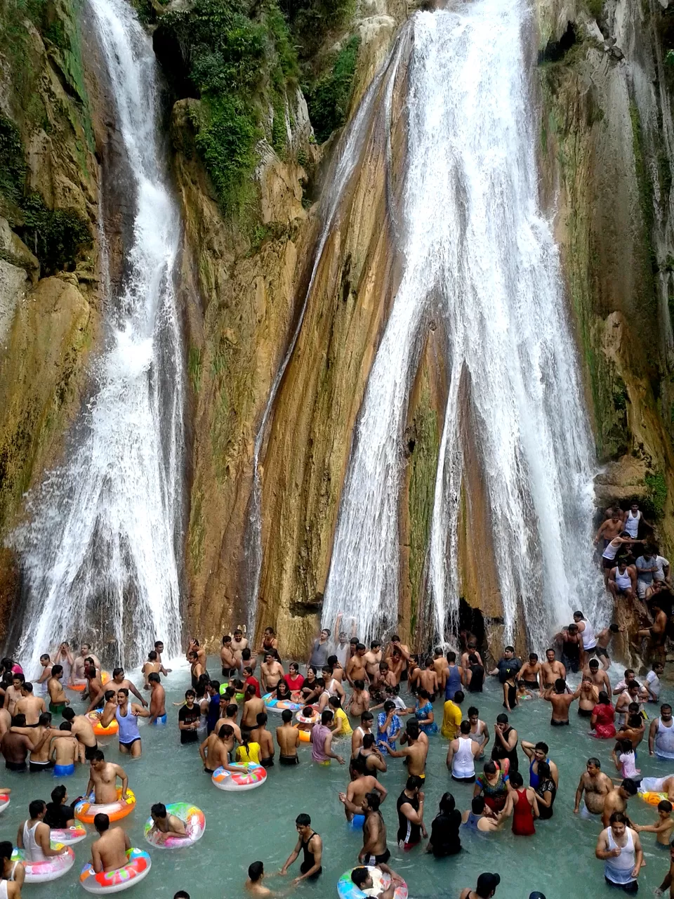 Photo of Kempty Falls, Kempty, Ram Gaon, Uttarakhand, India by Ridhima Shukla