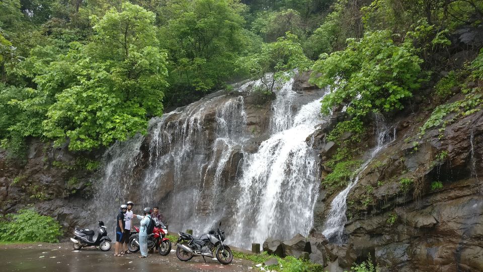 Photo of A Monsoon Road-trip away from the city chaos. (Tahmini Ghat) by Noopur Gaikwad