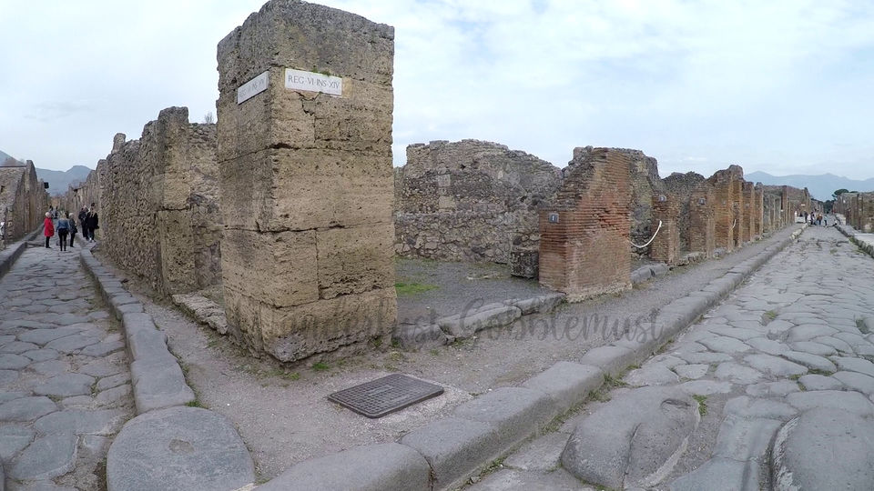 Photo of Don't miss out on a day trip to Naples and Pompeii from Rome! 24/39 by Wanderlust Gobblemust