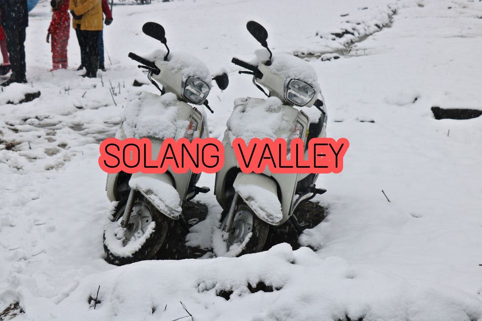 Photo of Heavy snowfall in Solang valley | Snow scooty ride | Day2 | First snow of 2022 by Travellers Life cycle