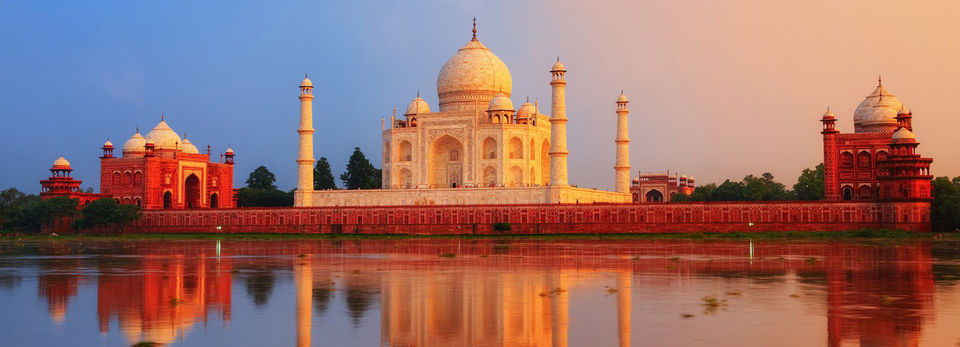 Photo of Taj Mahal Tour Packages – Most Fascinating Monument of India 2/2 by Ayla Kell