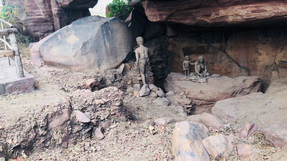 Photo of Bhimbetka rock shelters, Bhojpur Raisen, Madhya Pradesh, India by Rishibha Aery