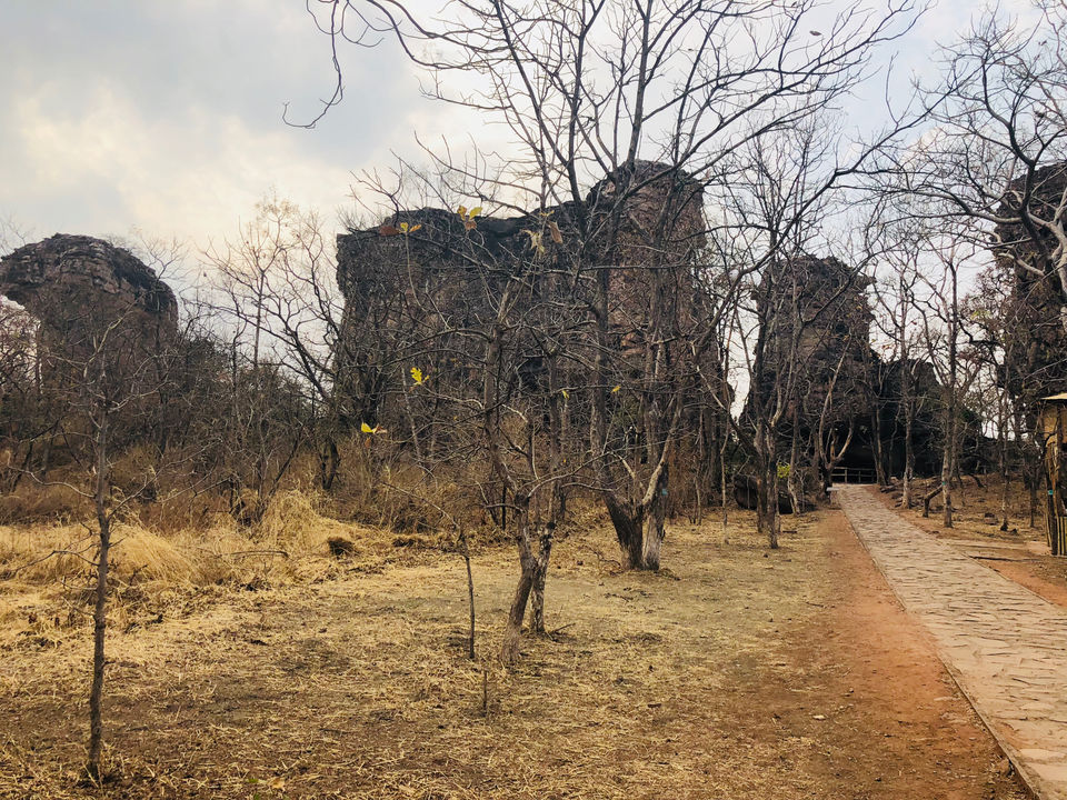 Photo of Ever Heard Of These Scenic Rock Shelters? by Rishibha Aery