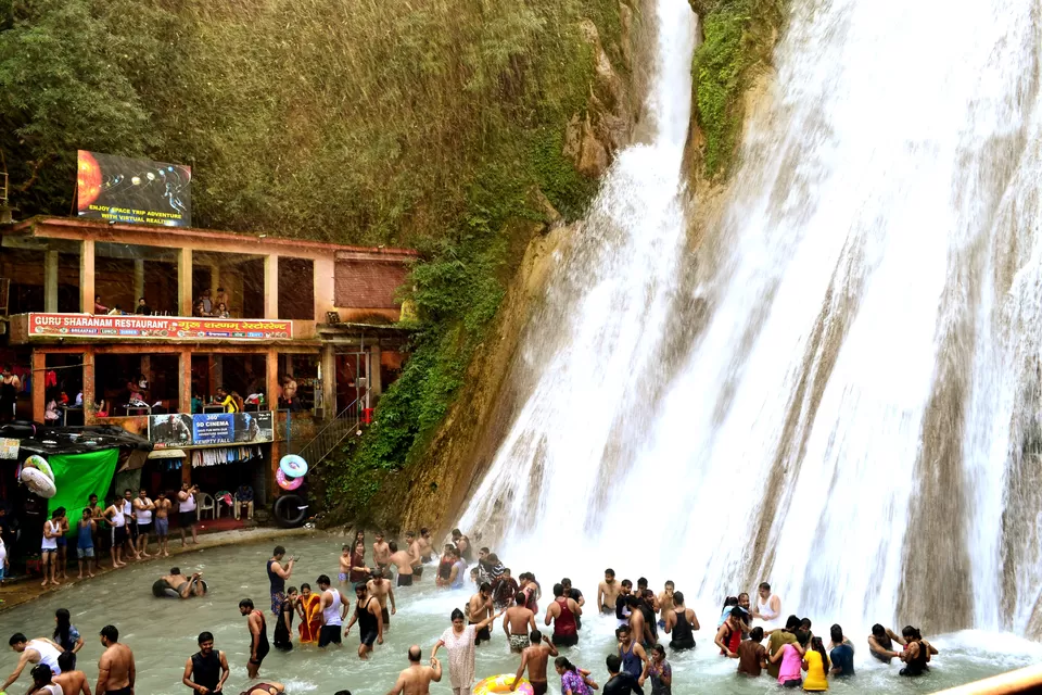 Photo of Kempty Falls, Mussoorie, Uttarakhand, India by sourabh suman