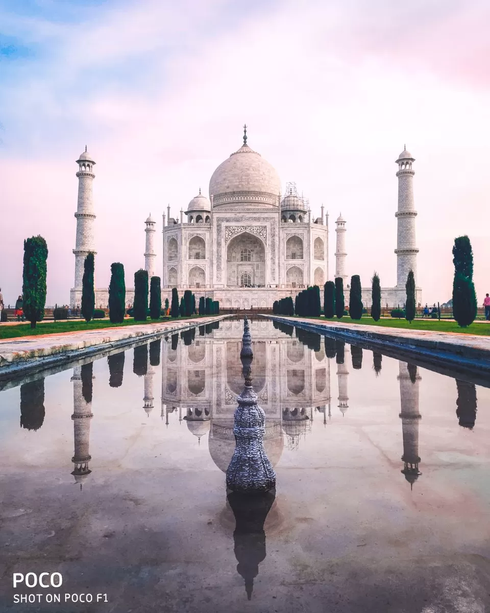 Photo of Agra - Taj Mahal by Shobhit Khatter