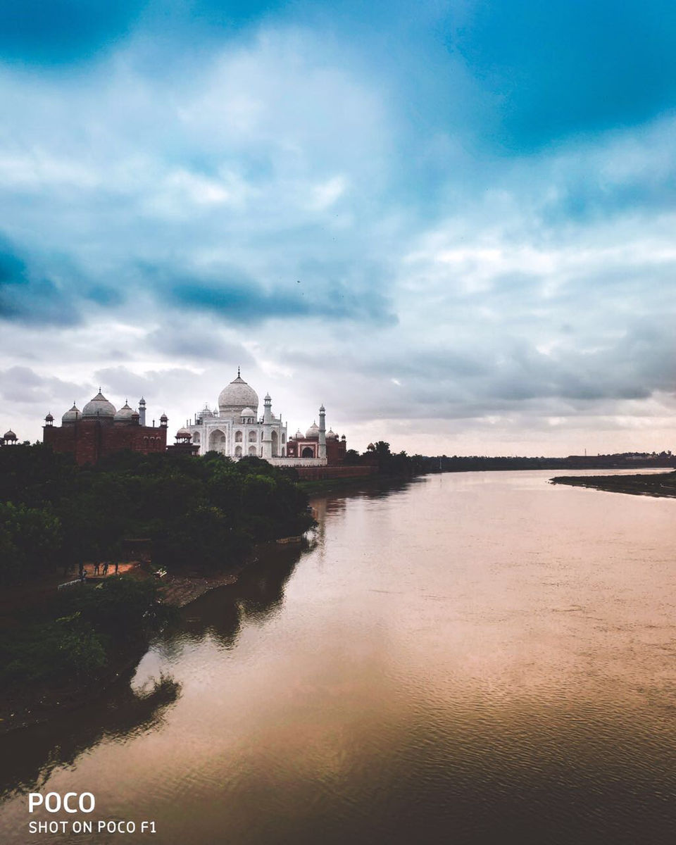 Photo of Agra - Taj Mahal by Shobhit Khatter