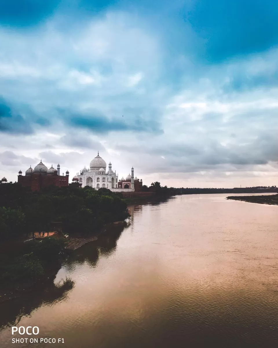 Photo of Agra - Taj Mahal by Shobhit Khatter