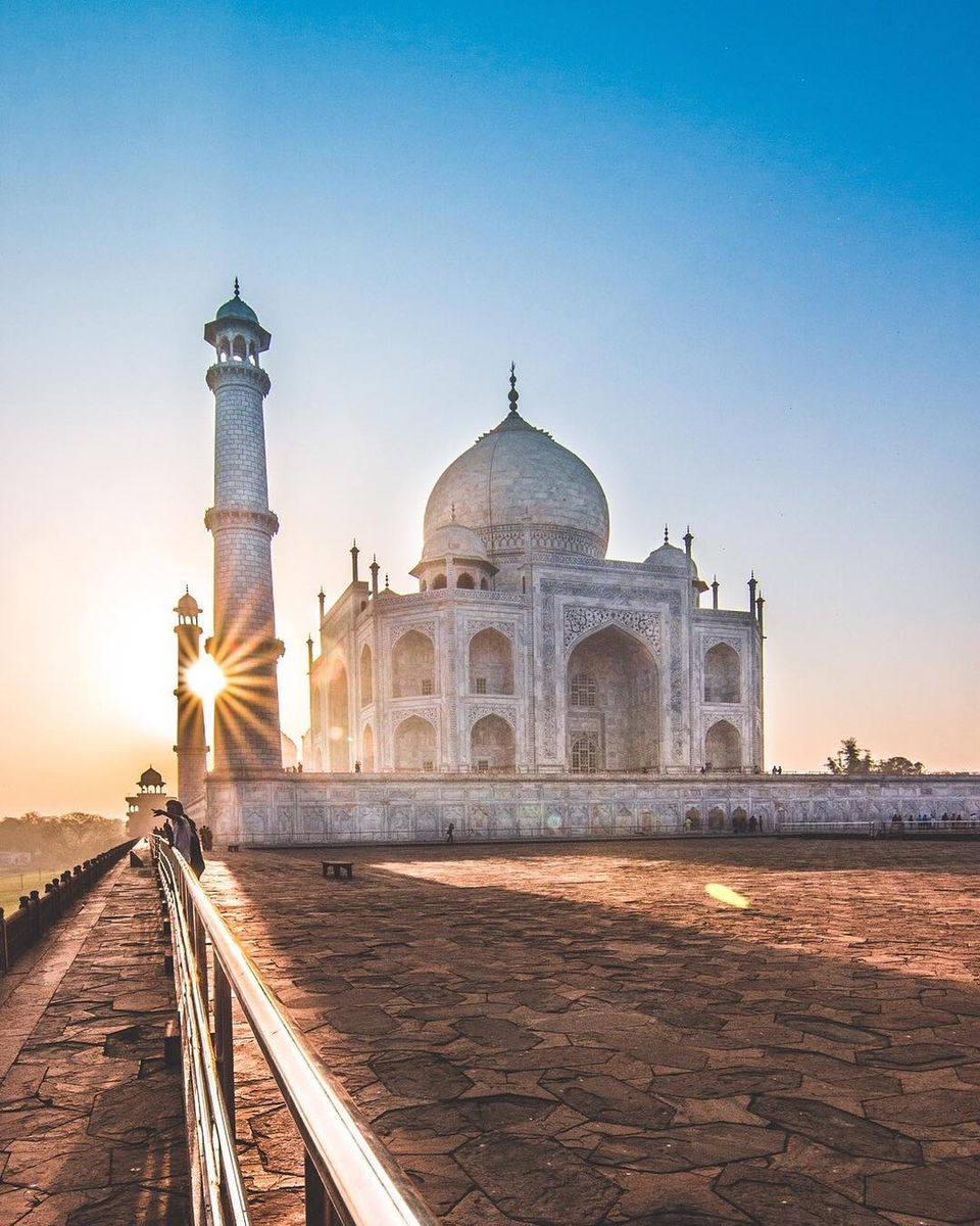 Photo of Agra - Taj Mahal by Shobhit Khatter