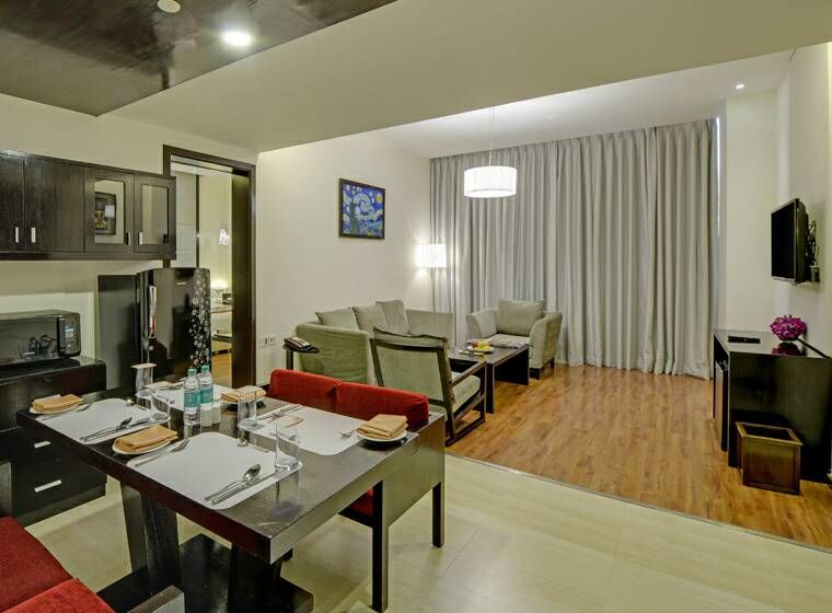 Photo of E Hotel, Chennai, Tamil Nadu, India by Vaidyanathan Balakrishna