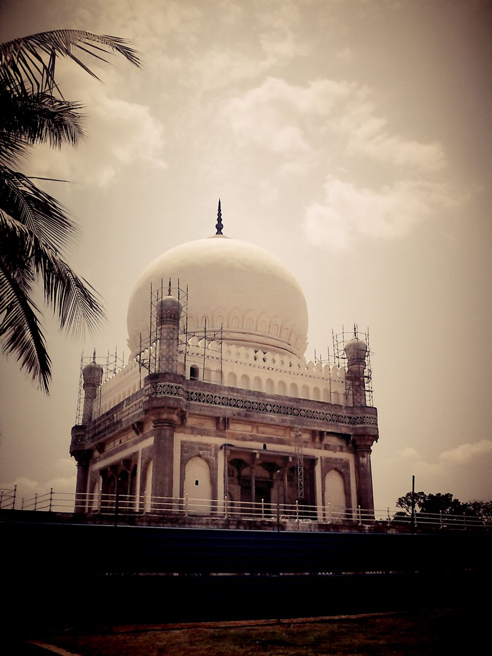 Photo of Qutub Shahi Tombs 19/20 by Vinay