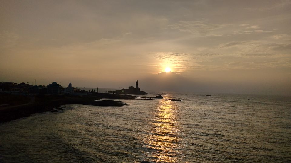 Photo of Kanyakumari Sunrise View, Kanyakumari, Tamil Nadu, India by Vinay