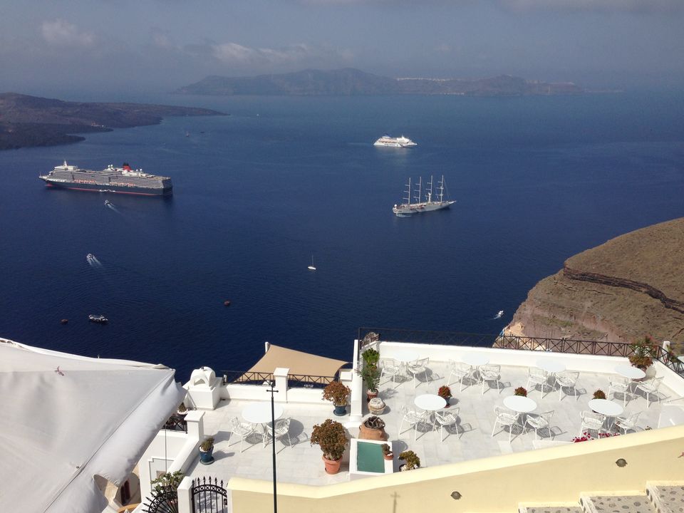 Photo of Amazing Santorini!! 5/10 by Lisa