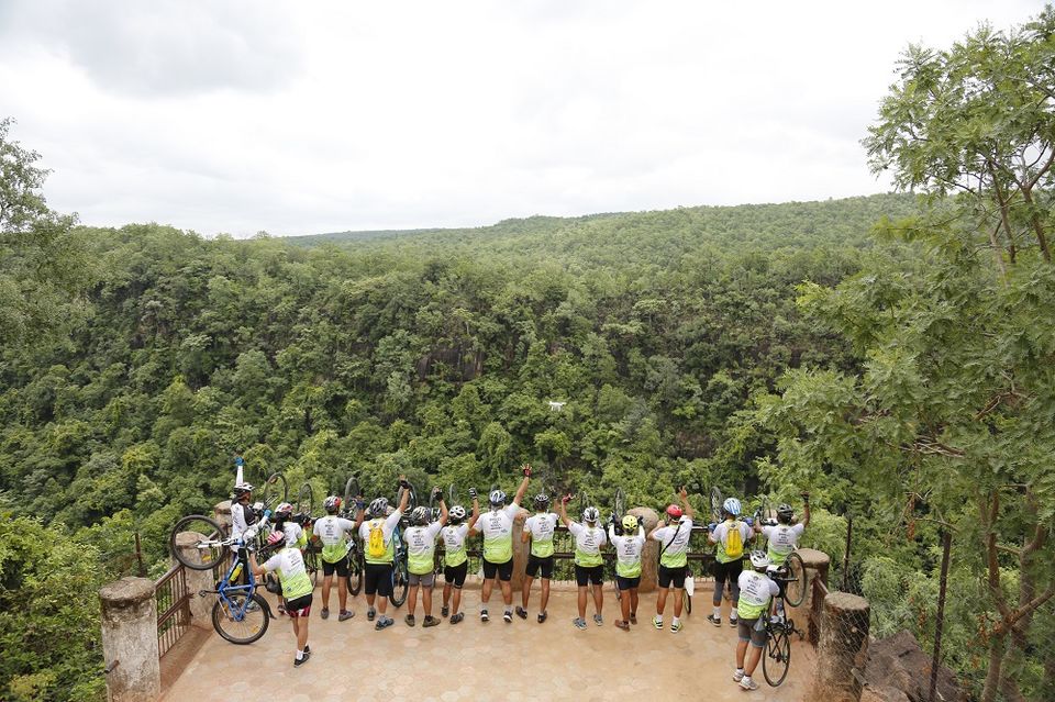 Photo of Day 3/4 (Pachmarhi to Madai): When the locals floored us with their hospitality! by Nikhil Kulkarni