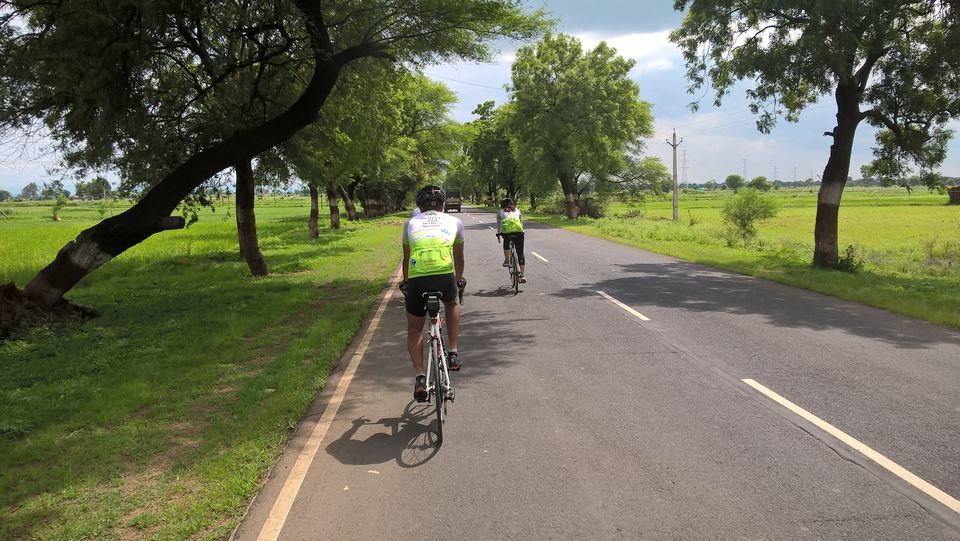 Photo of Day 3/4 (Pachmarhi to Madai): When the locals floored us with their hospitality! by Nikhil Kulkarni