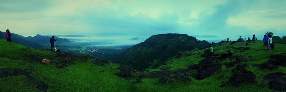 Photo of Nizamabad Railway Staion, Nizamabad Station FOB, Hamalwadi, Nizamabad, Telangana, India by TripTin Adventures