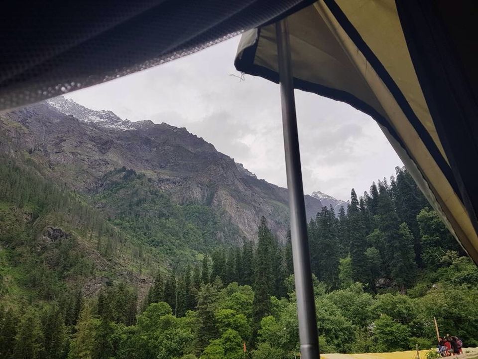 Photo of Yes you can go to heaven- Kheerganga Trek 7/10 by meenal guglani