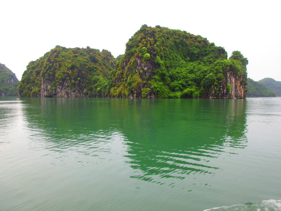 Photo of Hạ Long Bay, Thành phố Hạ Long, Quảng Ninh, Vietnam by LonelyCanopy_Art&Travel